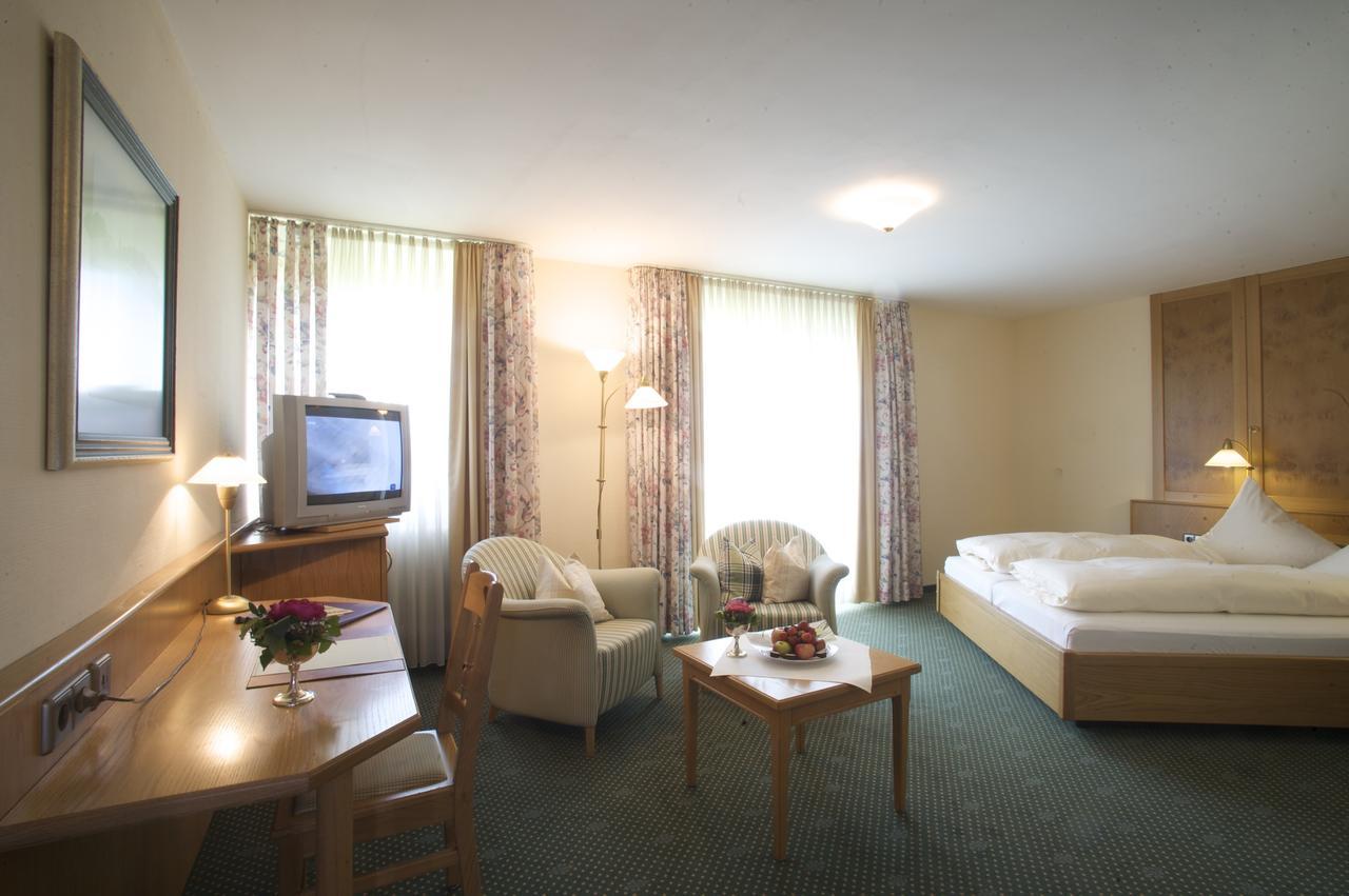 Hotel & Restaurant Dornweiler Hof Illertissen Esterno foto