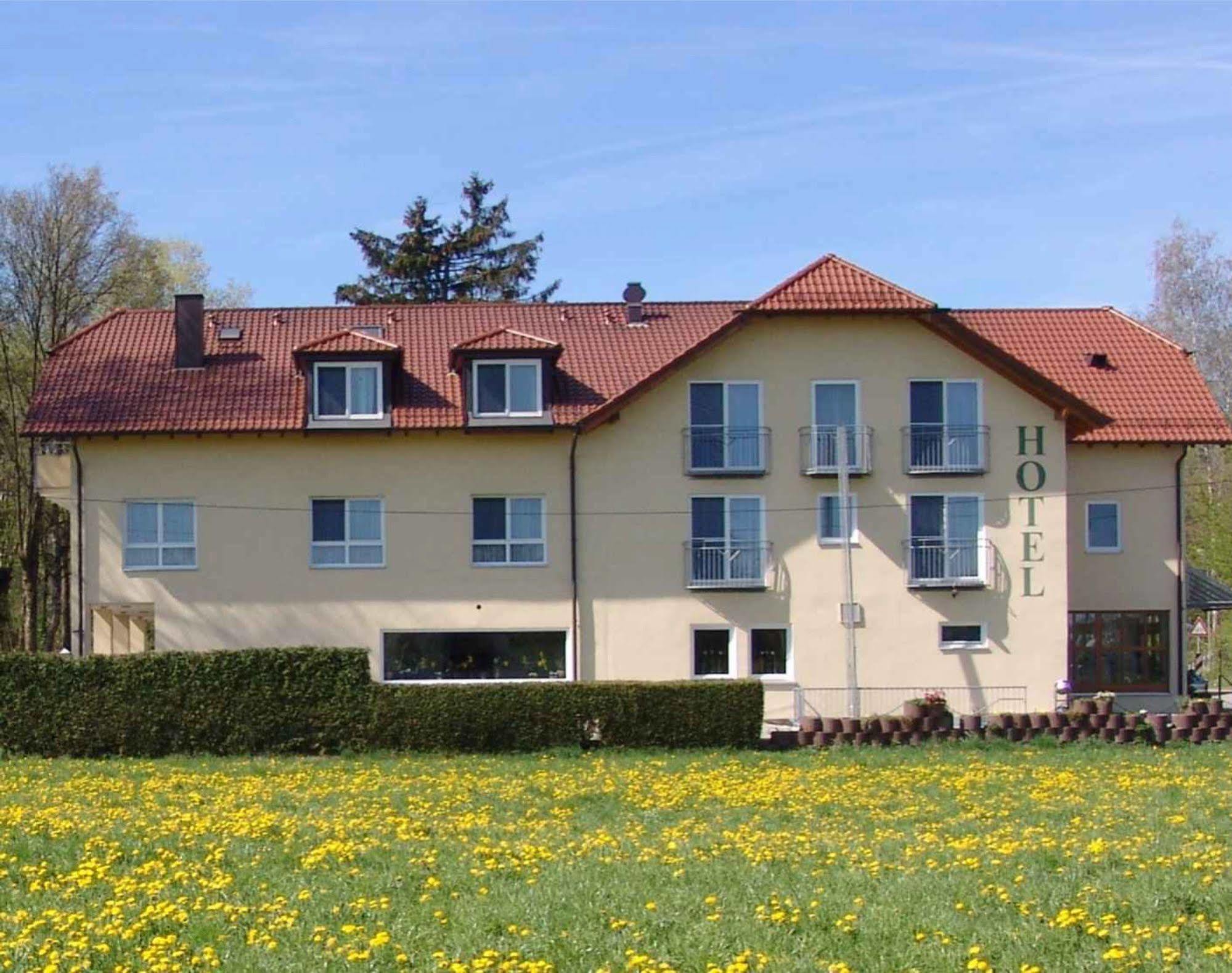 Hotel & Restaurant Dornweiler Hof Illertissen Esterno foto